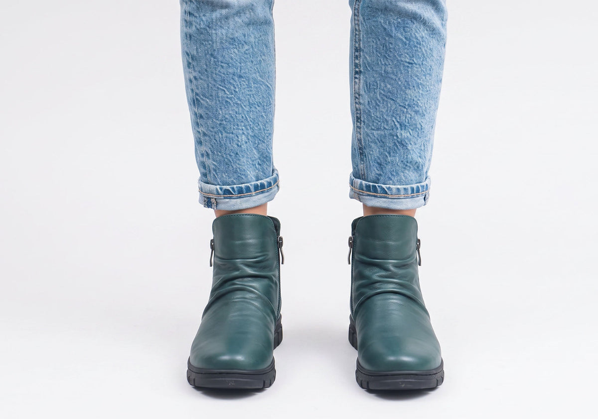 Compass Womens Comfortable Leather European Ankle Boots